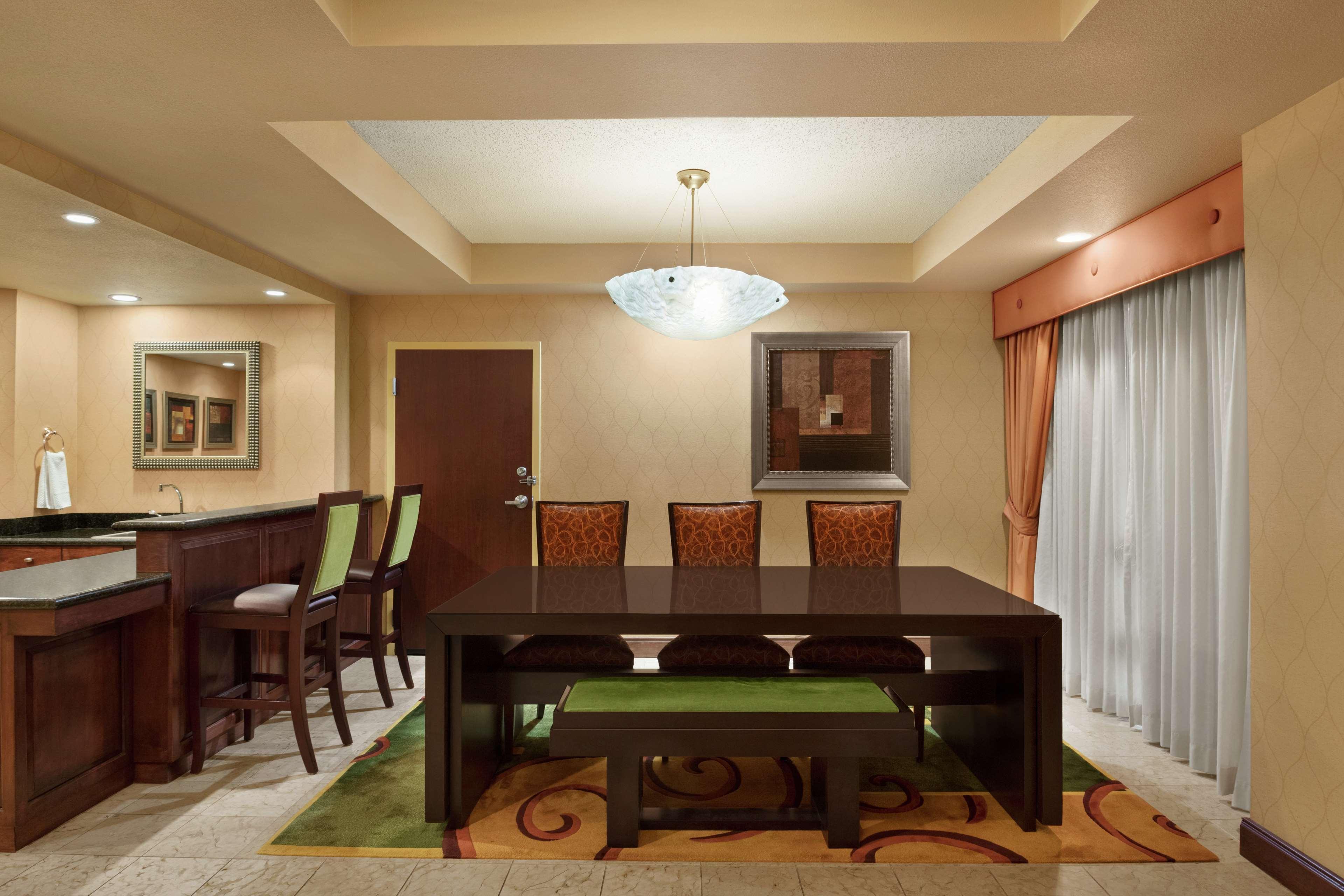 Embassy Suites Huntsville Esterno foto