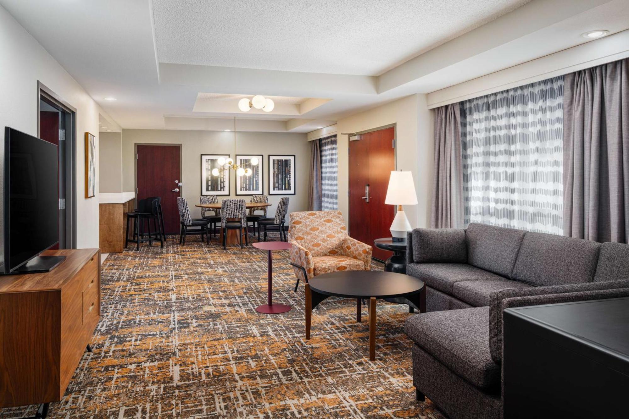 Embassy Suites Huntsville Esterno foto